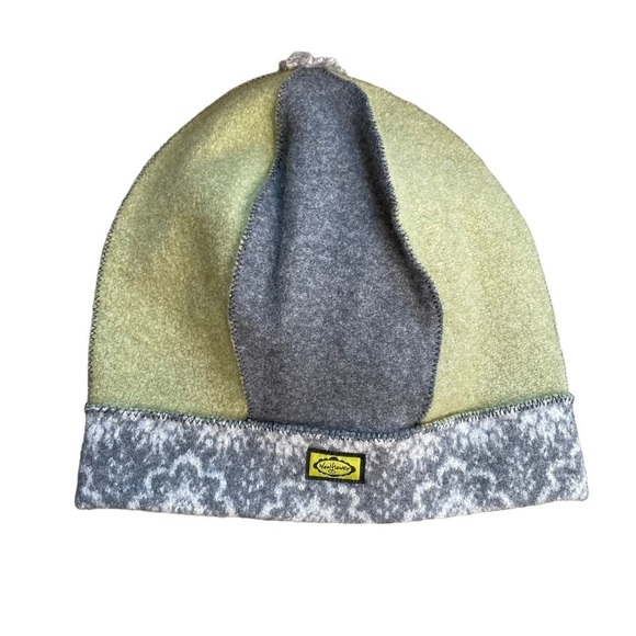 Woolflower 100% Wool Green Gray Warm Winter Beanie Hat Flower Top Womens - Picture 1 of 8